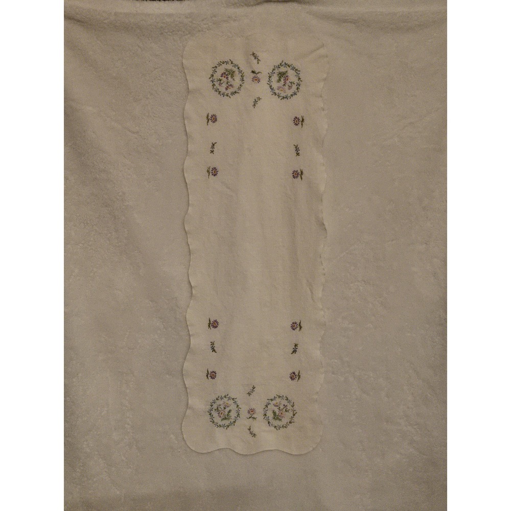 Vintage Hand Embroidered Floral Table Runner Scalloped Edge White 38x12